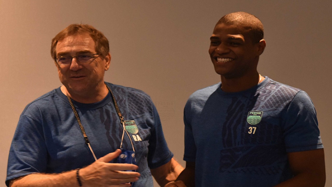 Robert Albert bersama Bruno Cantanhede