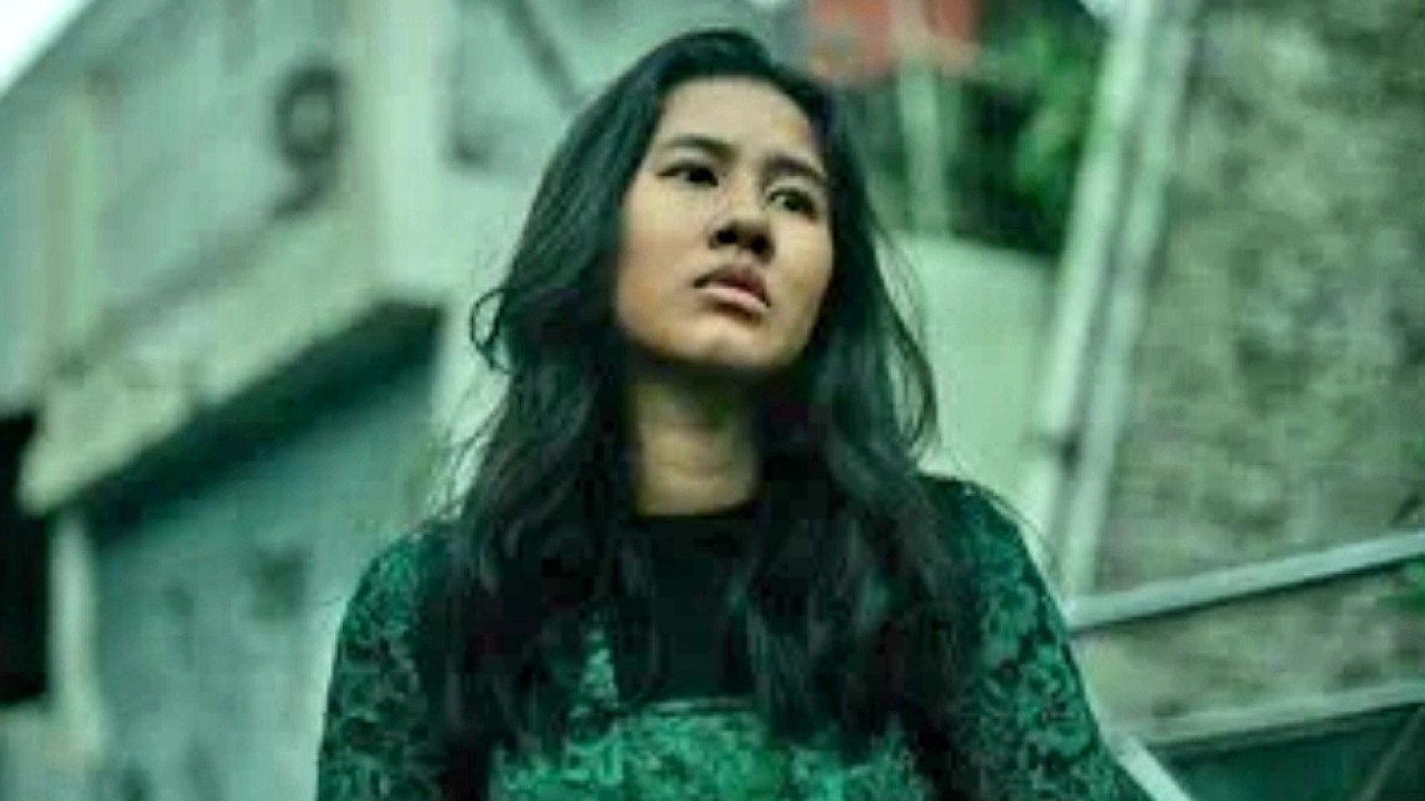 Salah satu adegan dalam film Penyalin Cahaya. (net)