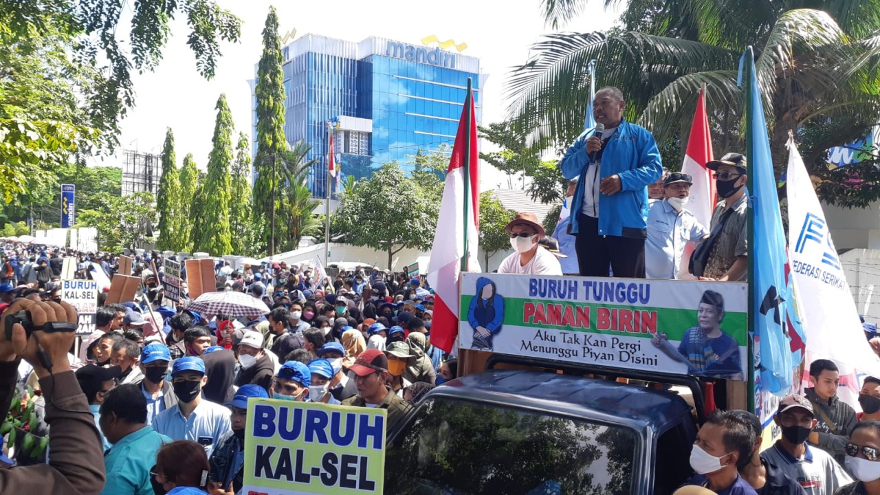 Aksi buruh tolak aturan baru pencairan dana JHT di Kalsel/ist