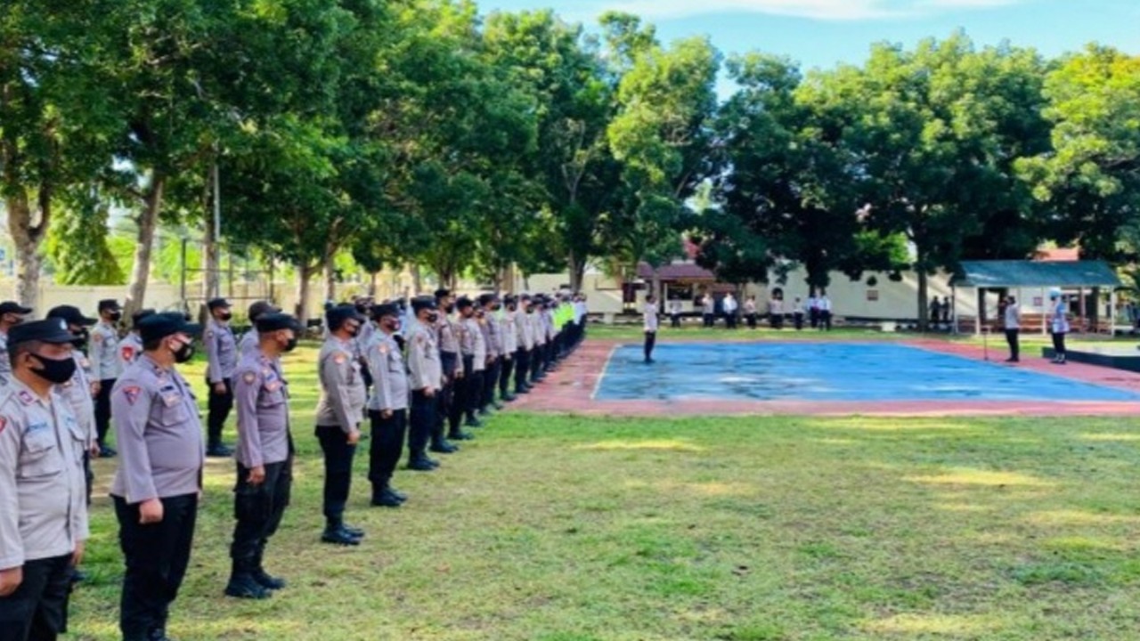 Upacara apel pagi di Mako Polres Mabar. Foto (istimewa)