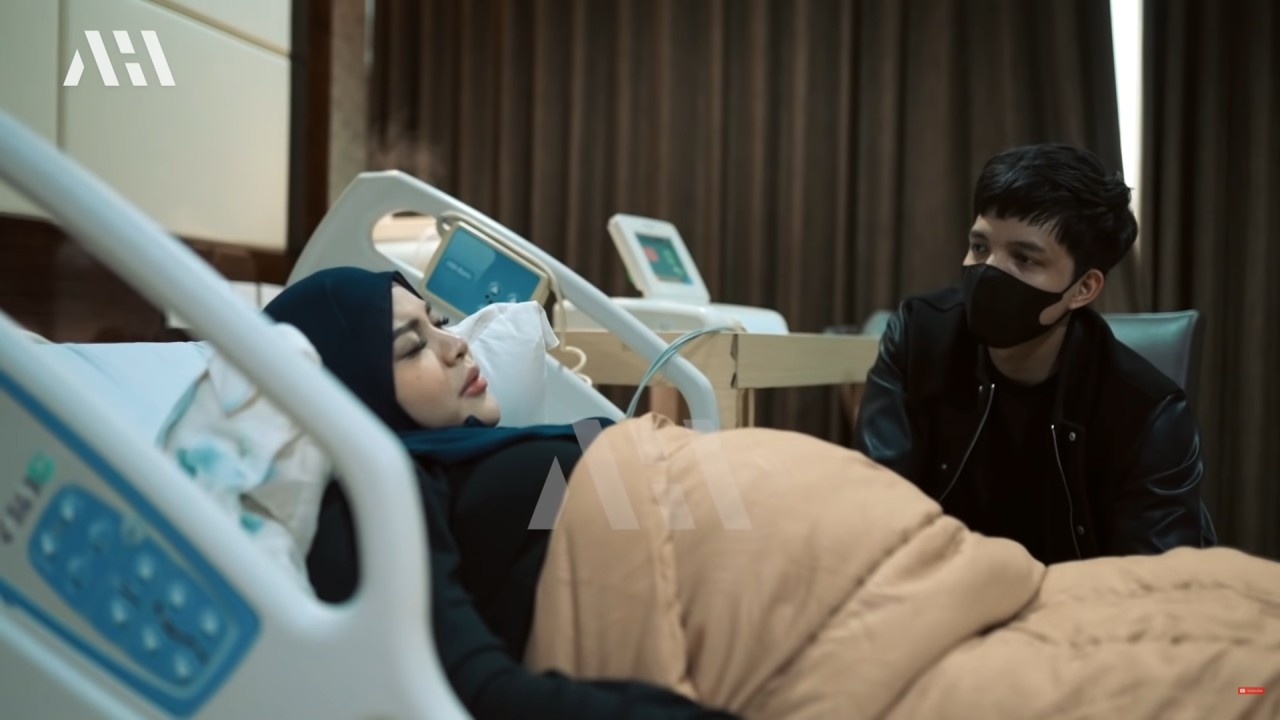 Aurel Hermansyah dan Atta Halilintar. (Foto: tangkapan layar YouTube AH)