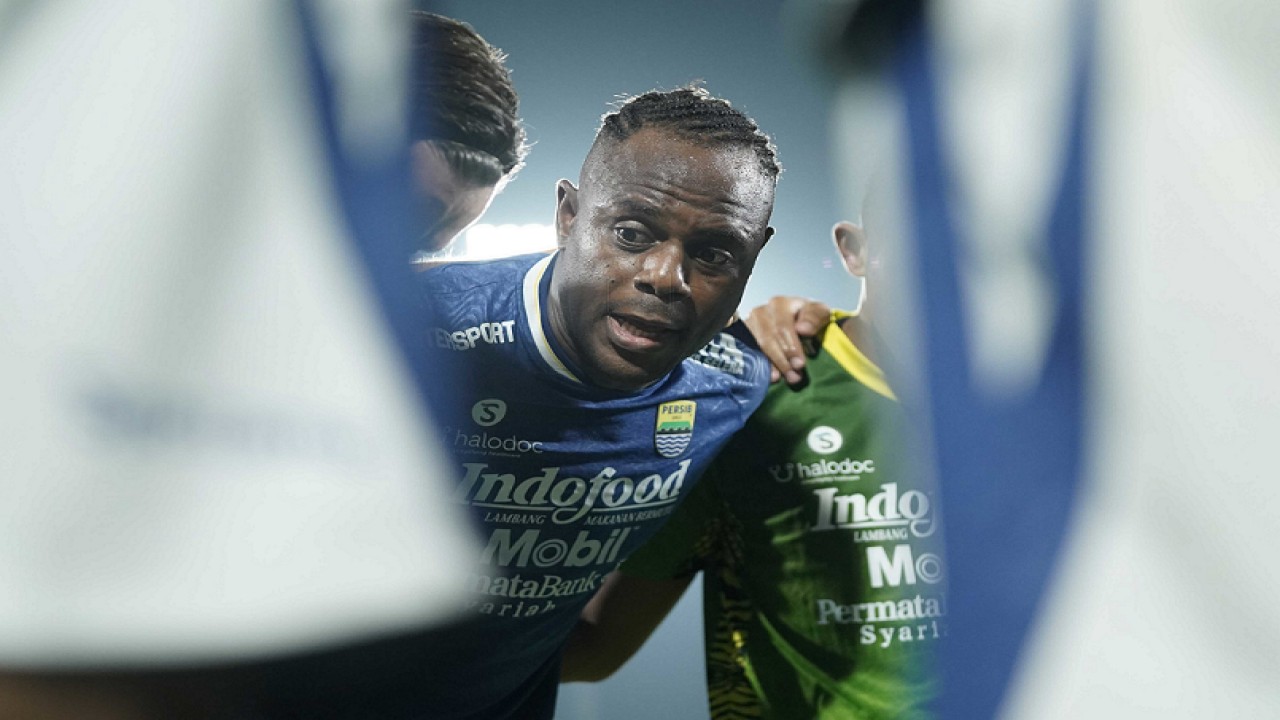 Bek Persib, Victor Igbonefo