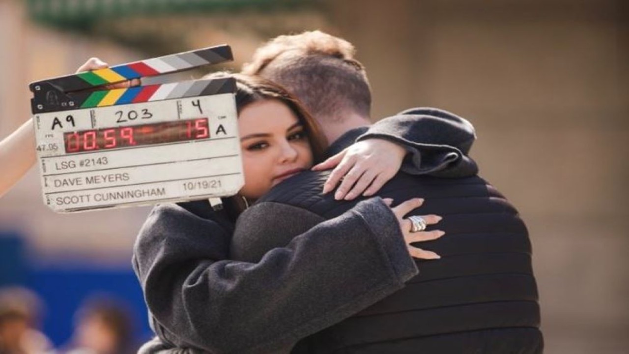 Coldplay rilis video klip 'Let Somebody Go' pada 7 Februari 2022. (Twitter @coldplay)