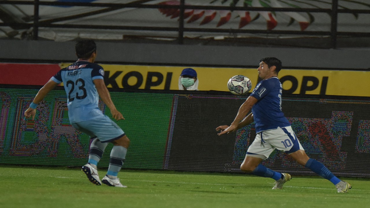 Esteban Vizcarra di laga kontra Persela