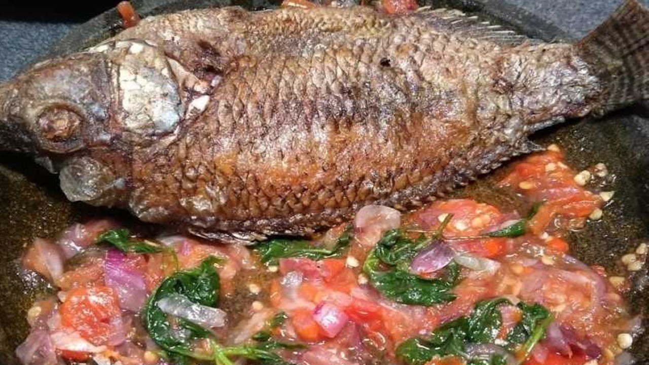 Ilustrasi Ikan Nila goreng dan sambal bawang (yummy.co.id)