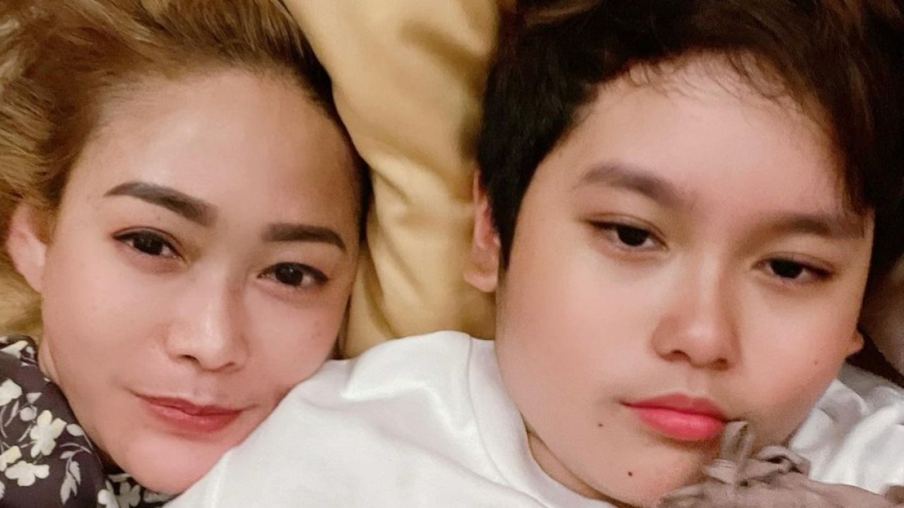 Inul bersama sang buah hati, Ivan. (Instagram)