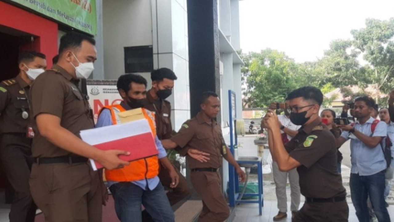 Kejaksaan Negeri Manggarai Barat menetapkan tiga tersangka kasus jual beli aset Pemda Mabar. Foto (istimewa)