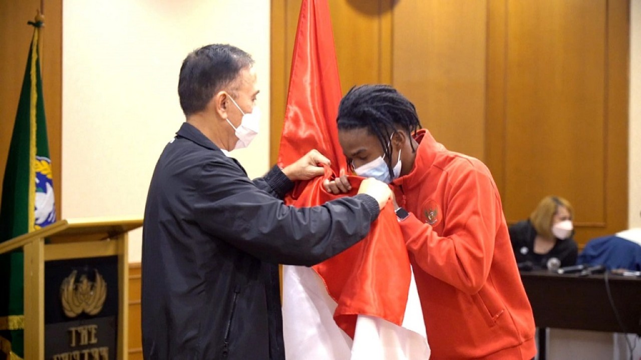 Ketum PSSI Mochamad Iriawan bersama Ronaldo