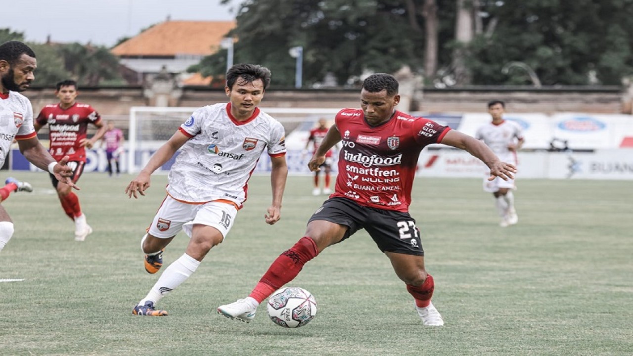 Laga Bali United vs Borneo FC