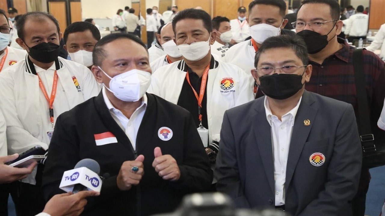 Menpora Zainudin Amali bersama GM Utut Adianto