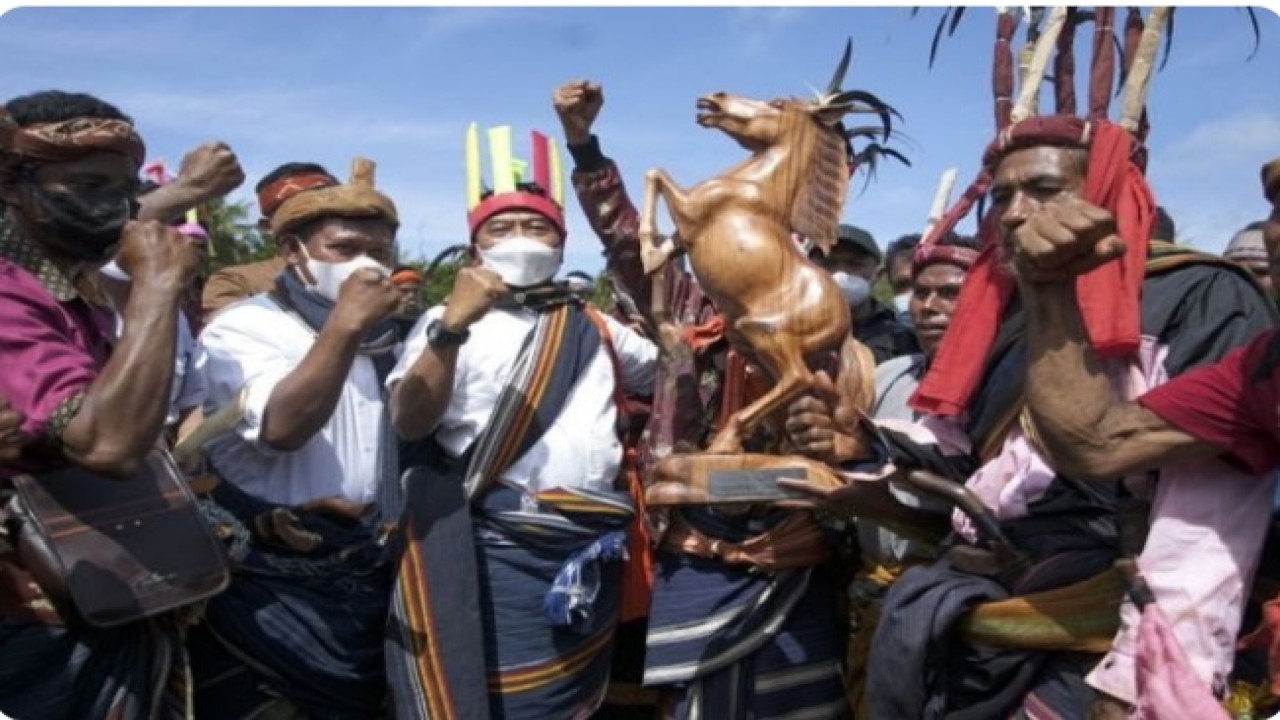 Kepala Staf Kepresidenan, Moeldoko saat membuka festival Pasola di Sumba Barat Daya. Foto (istimewa)