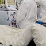 Pasien covid-19 sedang menjalani perawatan-1644043937