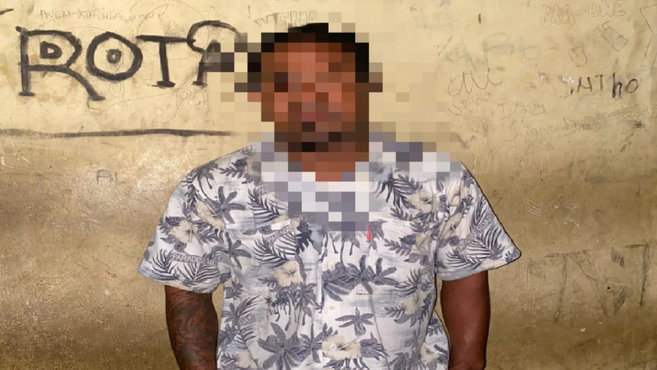 Pelaku penjambretan di Kota Labuan Bajo saat diamankan oleh unit Jatanras Polres Manggarai Barat. Foto (istimewa)