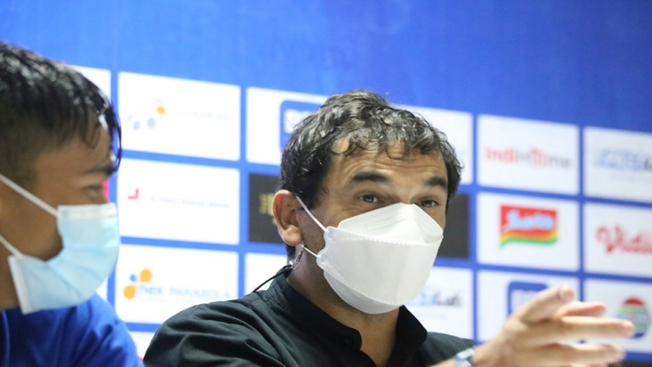 Pelatih Arema FC, Eduardo Almeida
