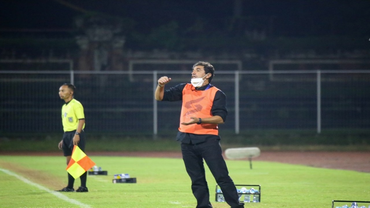 Pelatih Arema FC, Eduardo Almeida