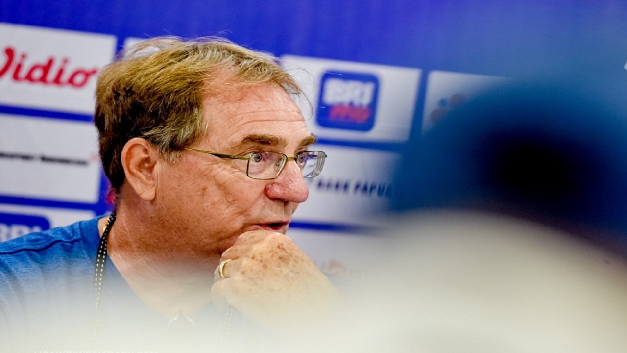 Pelatih Persib, Robert Alberts