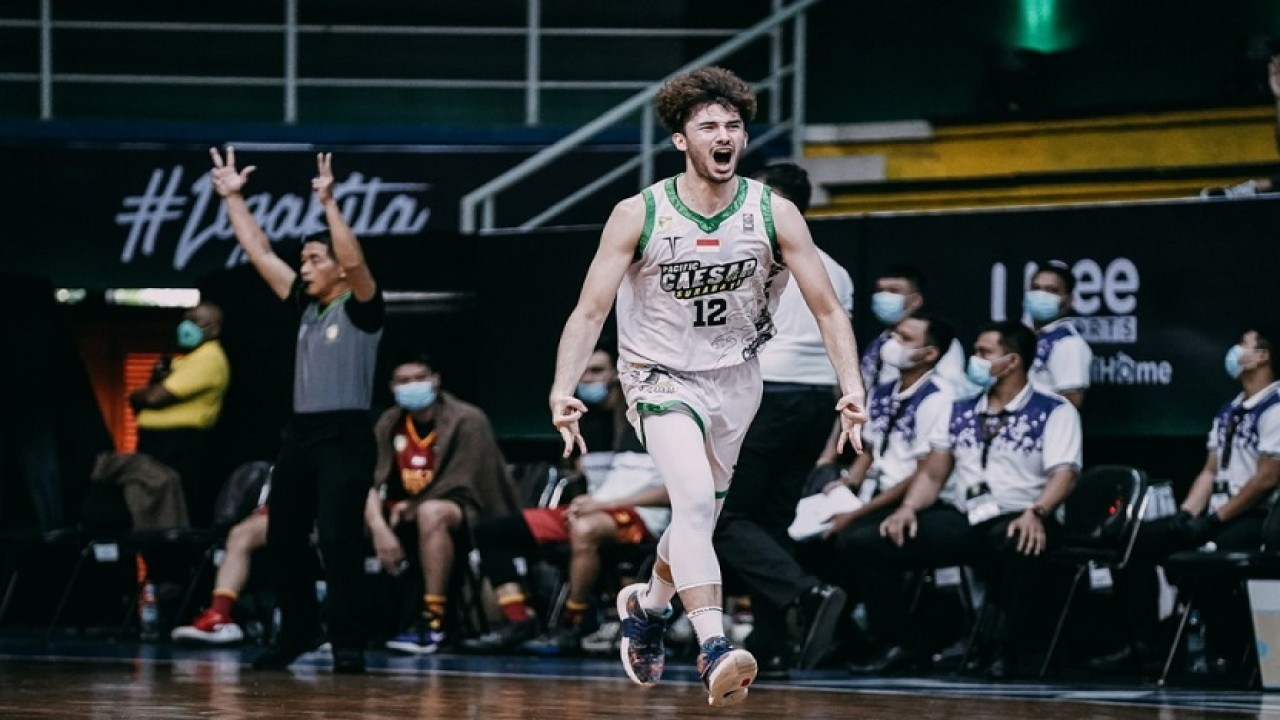 Pemain Pacific Caesar Surabaya, Yonatan