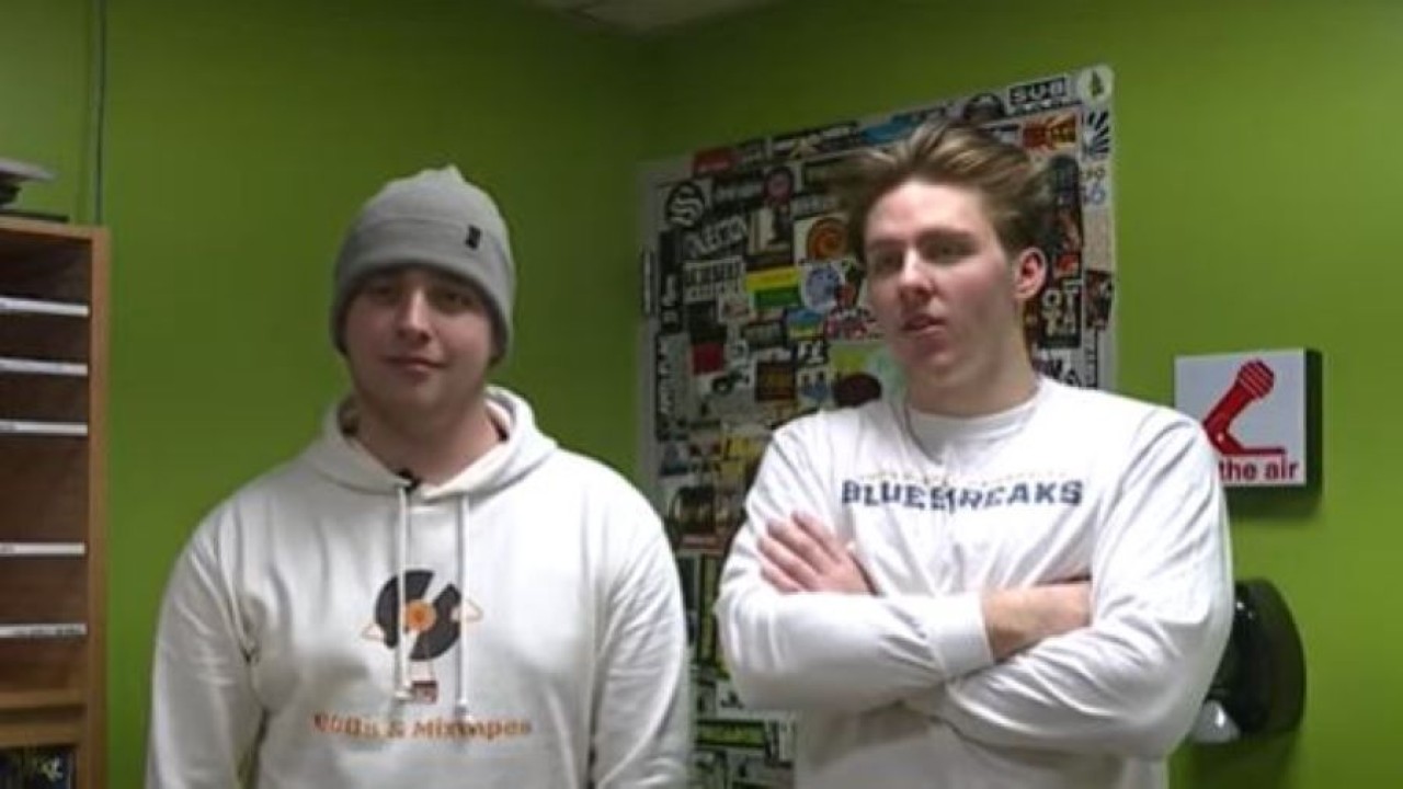 Duet DJ Ohio memecahkan rekor dunia guinness dengan melakukan wawancara radio terlama. (Tangkapan layar/UPI)