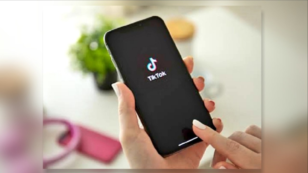 Video diet dan makan berlebih di TikTok dilarang. (net)