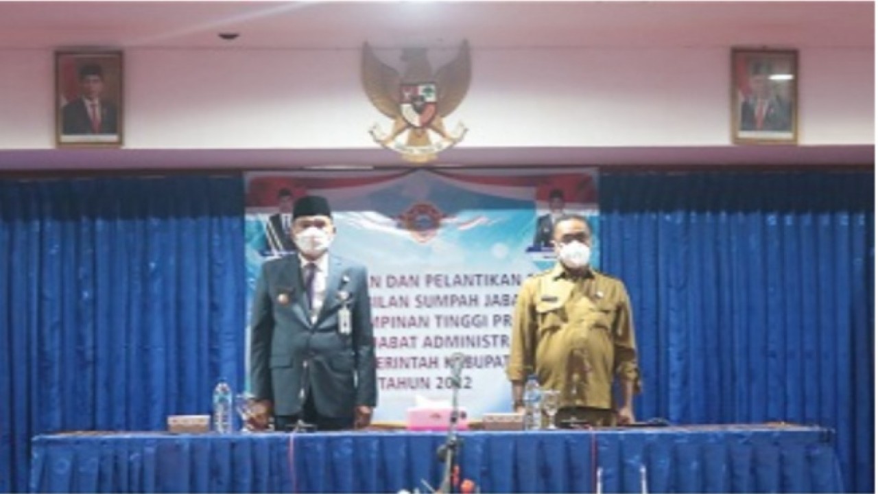 Bupati Ende saat melantik Pejabat Pimpinan Tinggi Pratama dan Pejabat Administrasi di lingkup Pemda Ende, Selasa (22/3/2022). Foto (Istimewa)