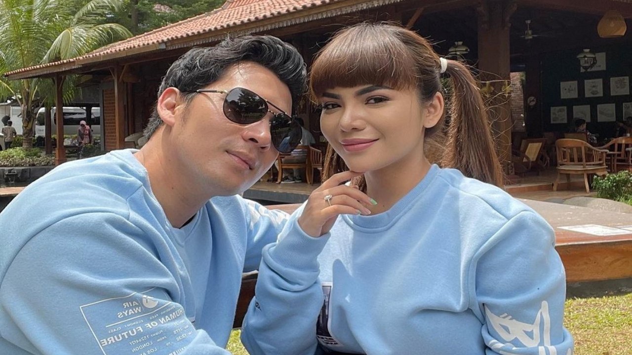 Dinar Candy (kanan) dan Ridho Ilahi/ist