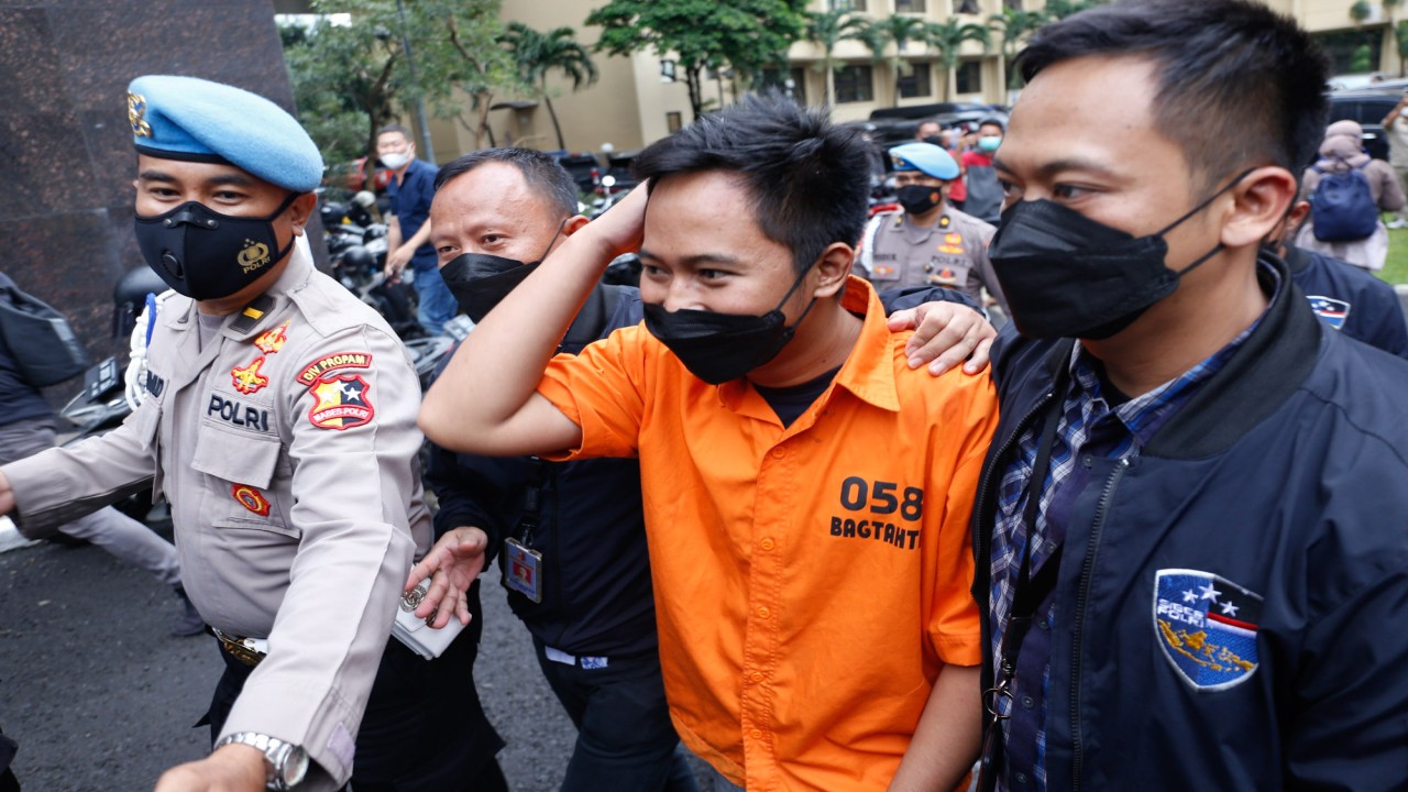 Doni Salmanan memakai baju oranye/ist