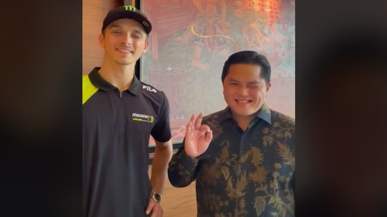 Erick Thohir (kanan) main TikTok bareng Luca Marini/ist