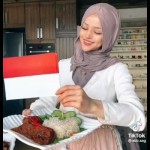 Food vlogger asal Lebanon, Sabir E Sag jago masak rendang-1648355328
