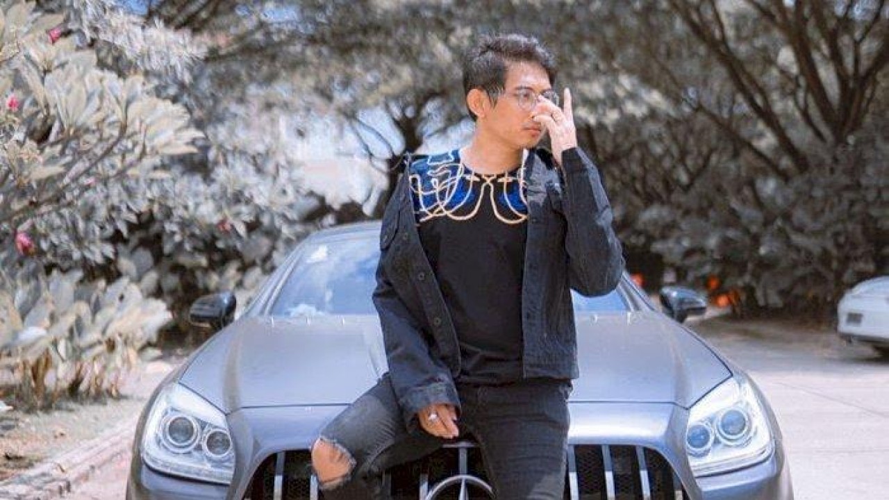 Guru trading Indra Kenz, Fakar Suhartami/ist