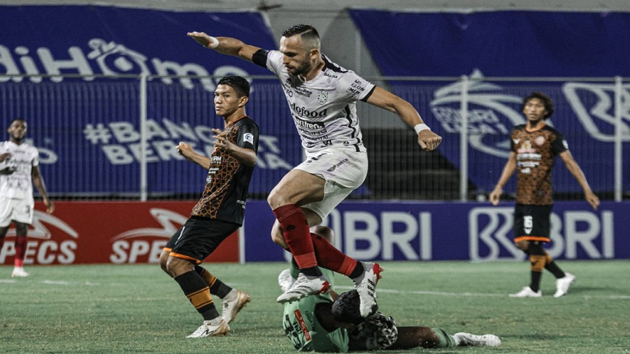 Laga Bali United vs Persiraja