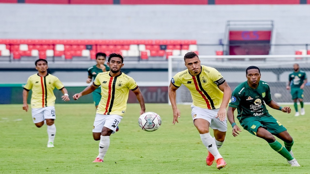 Laga Persik Kediri vs Persebaya