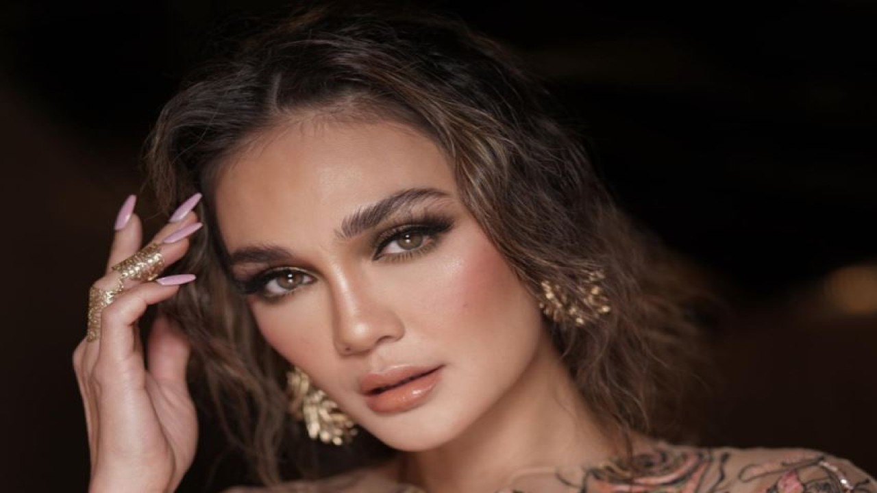 Luna Maya. (Instagram @lunamaya)