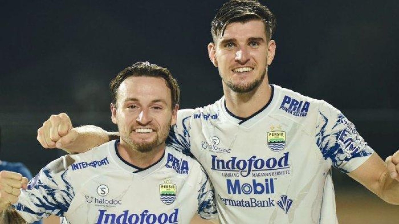 Marc Klok dan Nick Kuipers