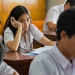 Para siswa sidang serius menjawab tugas-tugas ujian-1647415839