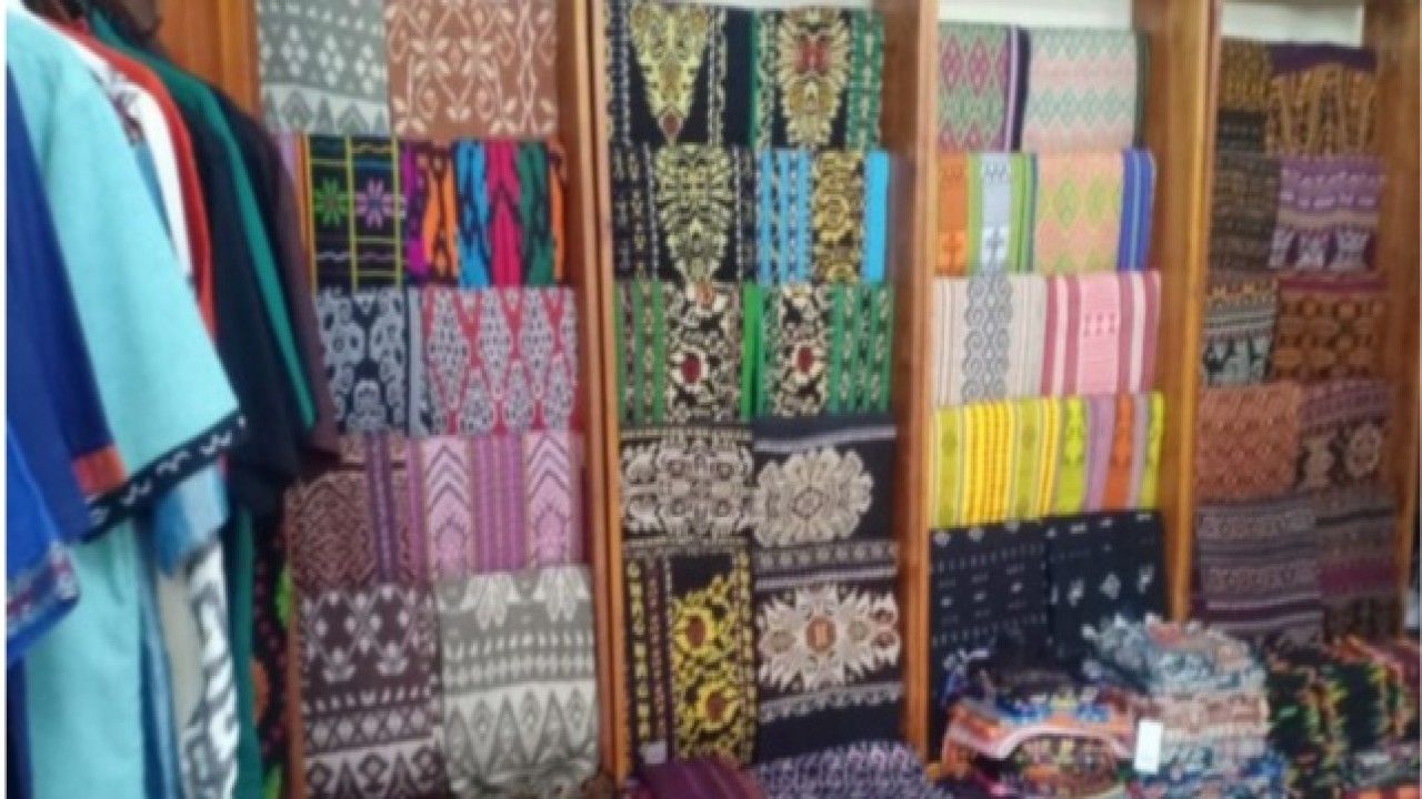 Pameran hasil produksi UMKM binaan Bank NTT. Foto (istimewa)