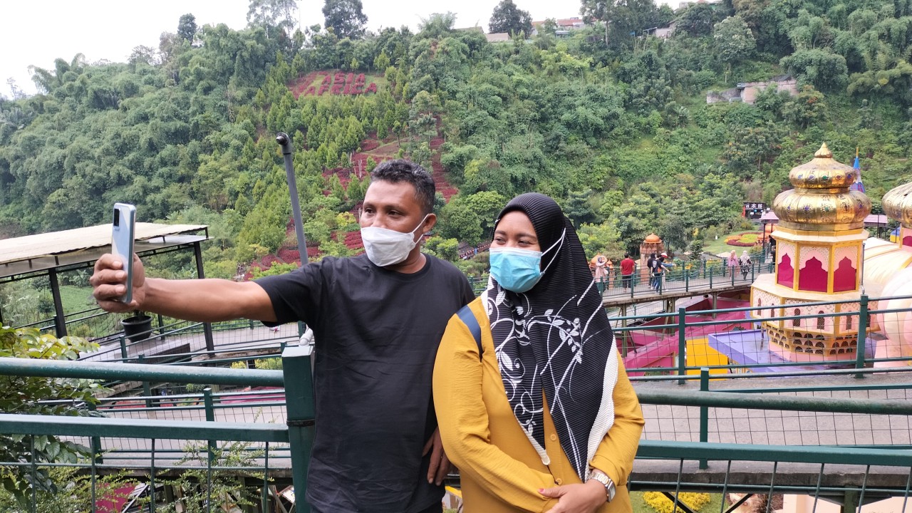 Husain Dan Wa Ode Supiana Wisawatan asal Kabupaten Muna Sulawesi Tenggara. Foto: Saifal