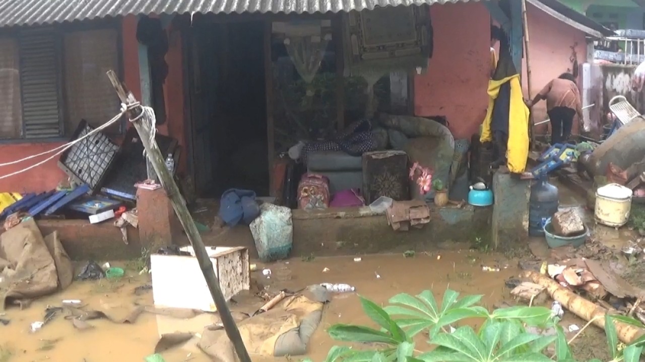 Banjir bandang rendam ratusan rumah di kabupaten Bandung. Foto: Saifal