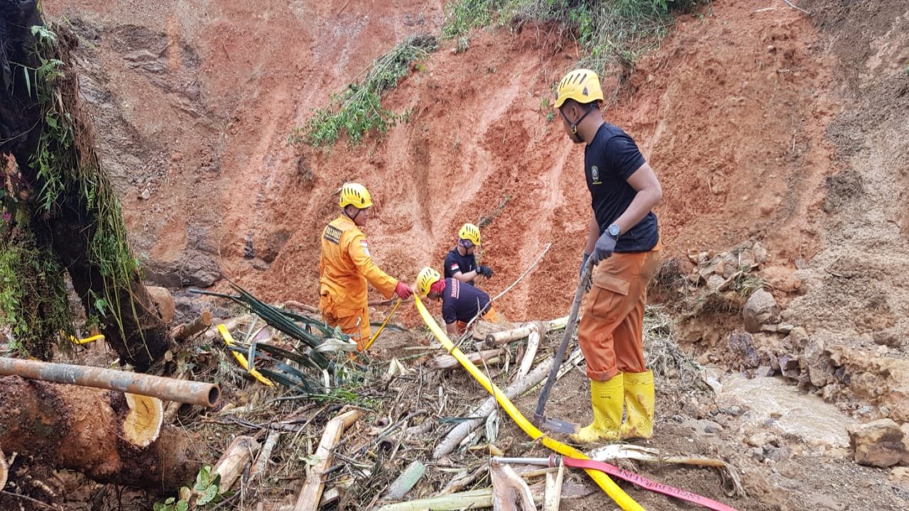 Tim SAR gabungan lakukan pencarian. Foto: Humas SAR Jabar