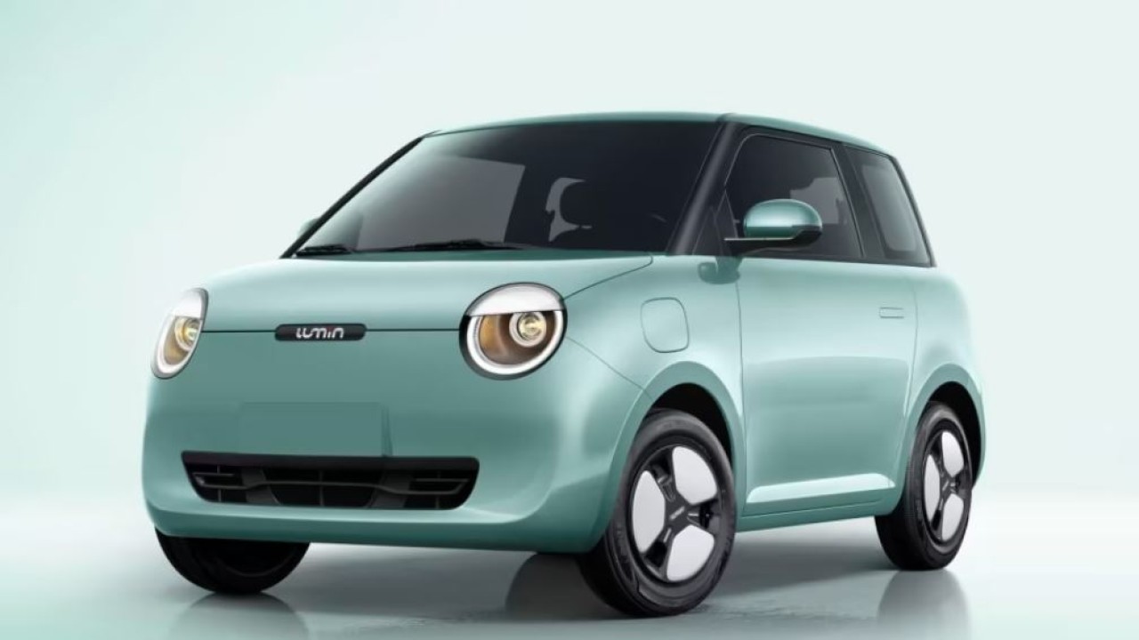 Mobil listrik mungil Lumin Corn. (Drive)