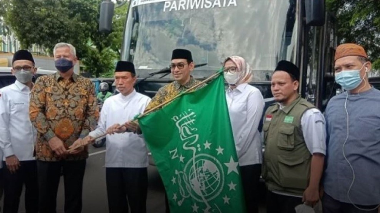 LAZISNU dan PT Bank Mandiri Tbk (BMRI) melepas 750 peserta mudik gratis dari PBNU. (Istimewa)