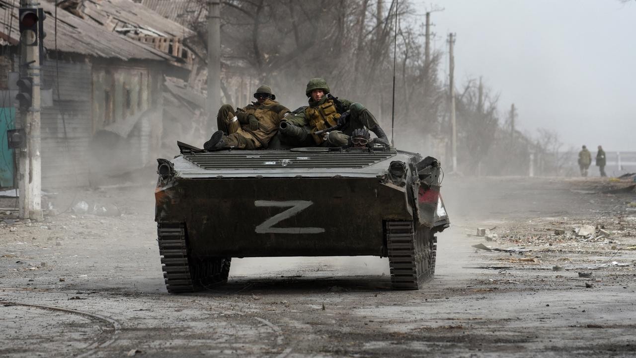 Ilustrasi tentara Rusia tewas usai makan pai beracun dari warga Izium, Ukraina. (Reuters)
