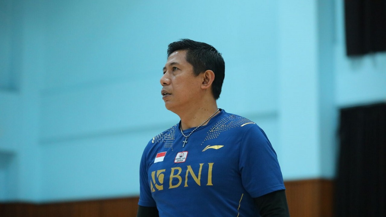 Pelatih ganda campuran Nova Widianto