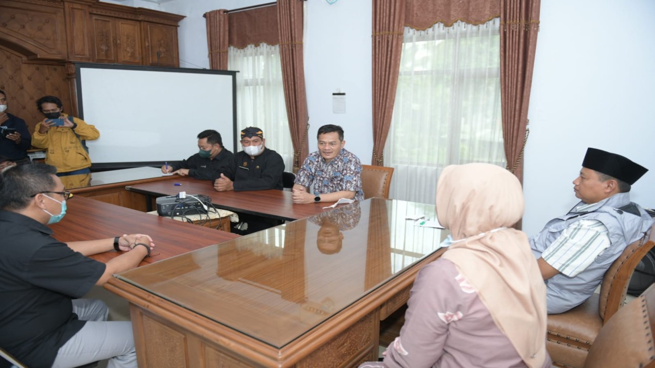 Wagub Jabar  UU Ruhzanul Ulum Datangi Langsung Perusahaan Yang Tak Bayar THR