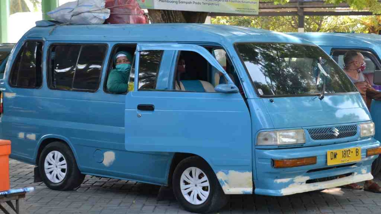 Ilustrasi angkutan umum. (Net)