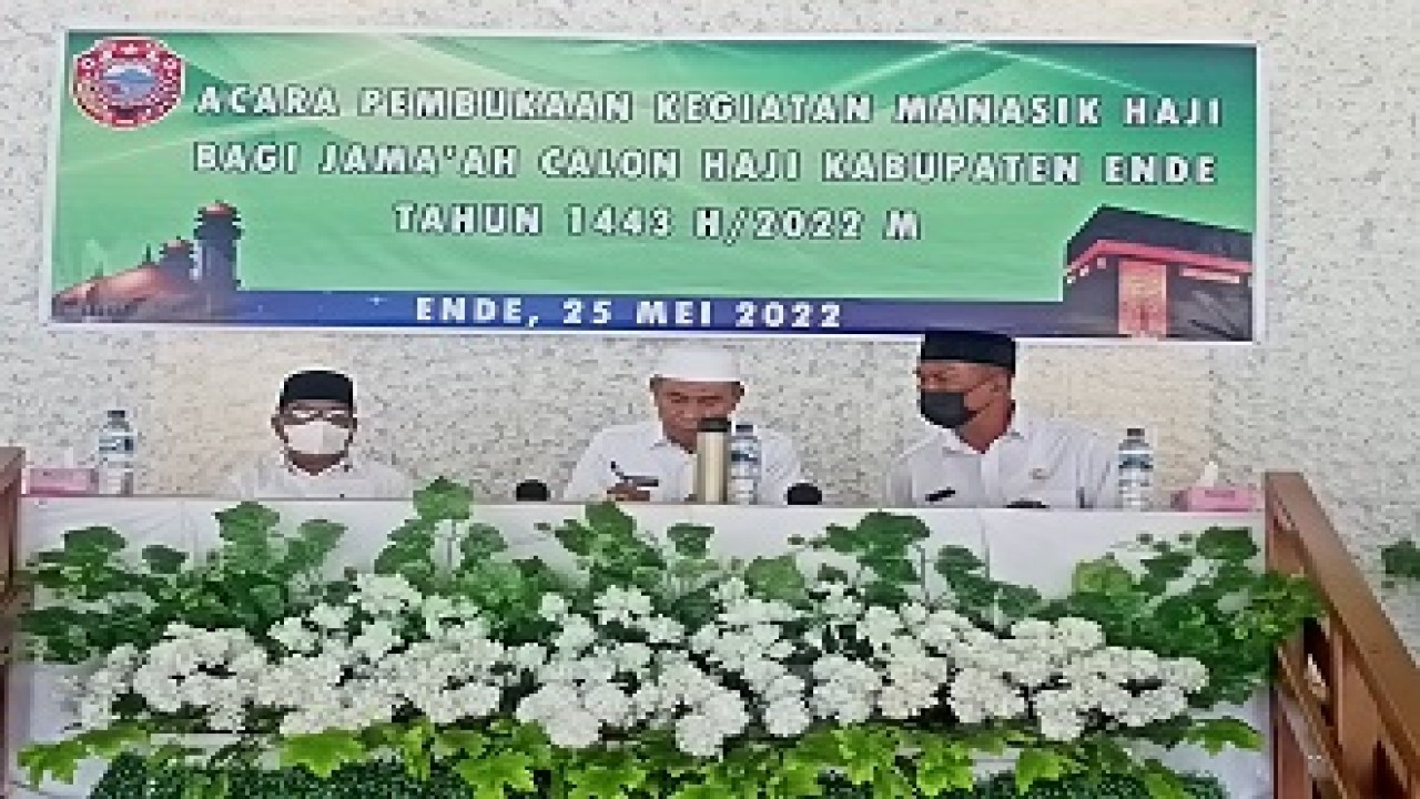 Kegiatan Bimbingan Manasik Haji bagi Jama'ah Calon Haji Tingkat Kabupaten Ende Tahun 1443 H / 2022 M, di Serambi Masjid Agung Nurul Hidayah Ende Jalan Masjid Raya, Rabu, (25/5/2022).Foto (Ist.)