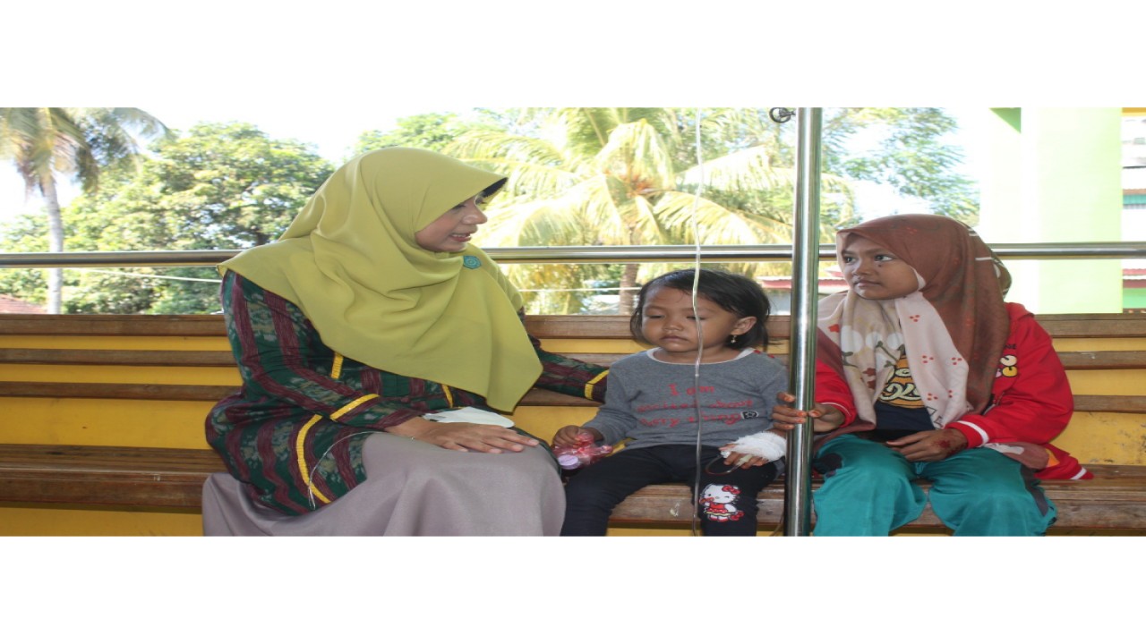 Ketua TP-PKK Provinsi NTB, Niken Saptarini Widiyawati Zulkieflimansyah (Kiri). Foto (Istimewa)