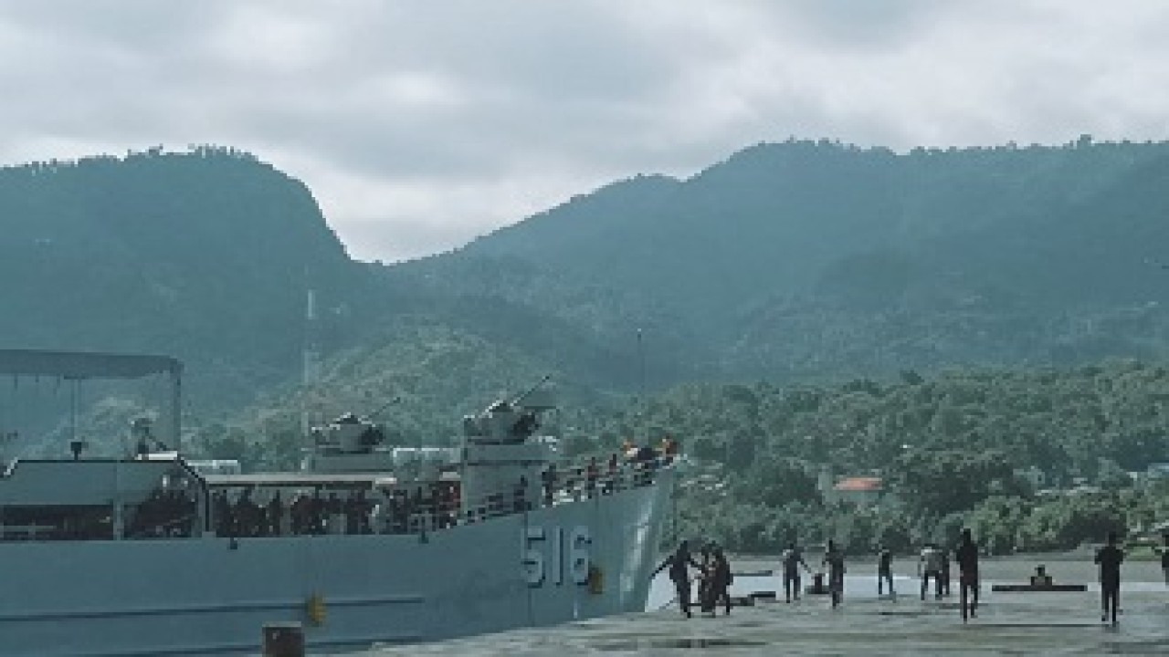 KRI Teluk Banten 516 saat tiba di Pelabuhan Bung Karno  Ende, Provinsi Nusa Tenggara Timur ( NTT) pada Kamis (26/5/2022). Foto (Ist.)