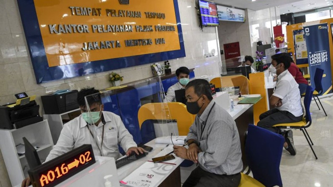 Masyarakat sedang melaporkan pajak tahunan/ist