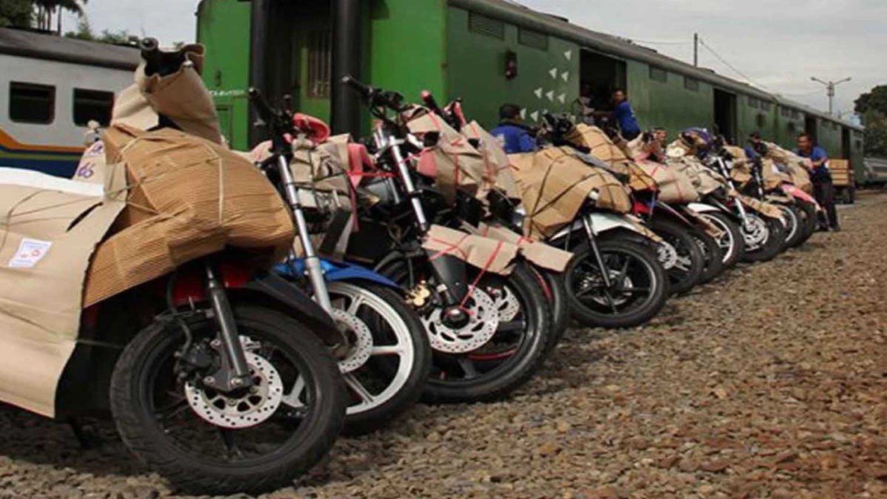 Pengiriman motor gratis dengan kereta api/ist