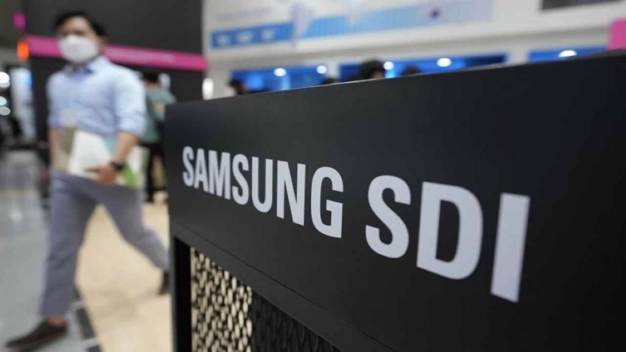 Ilustrasi Samsung SDI. (Ahn Young-Joon/AP)